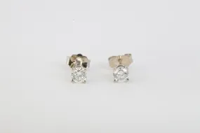 14k White Gold 0.42tcw Diamond Stud Earrings (0.59g.)