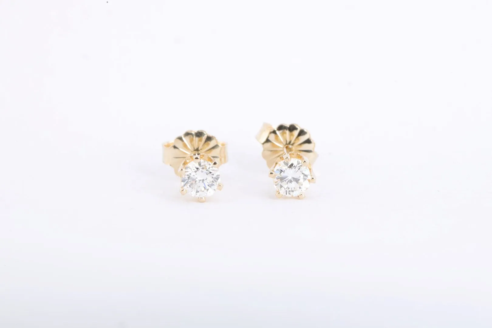 14k White Gold 0.44tcw Diamond Stud Earrings (0.90g.)