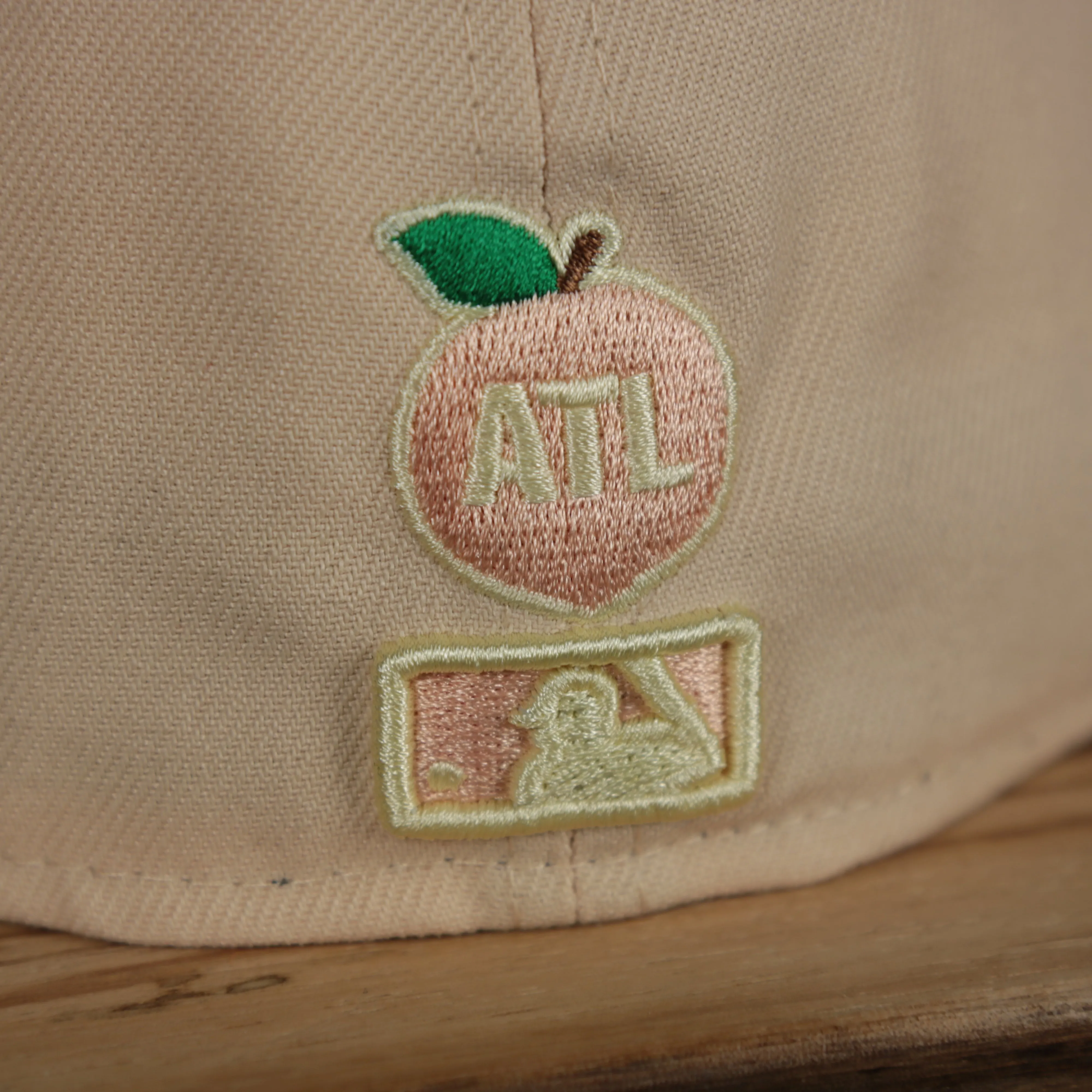 Atlanta Braves 1995 World Series Side Patch Yellow Bottom 59Fifty Fitted Cap | Peach | State Fruit