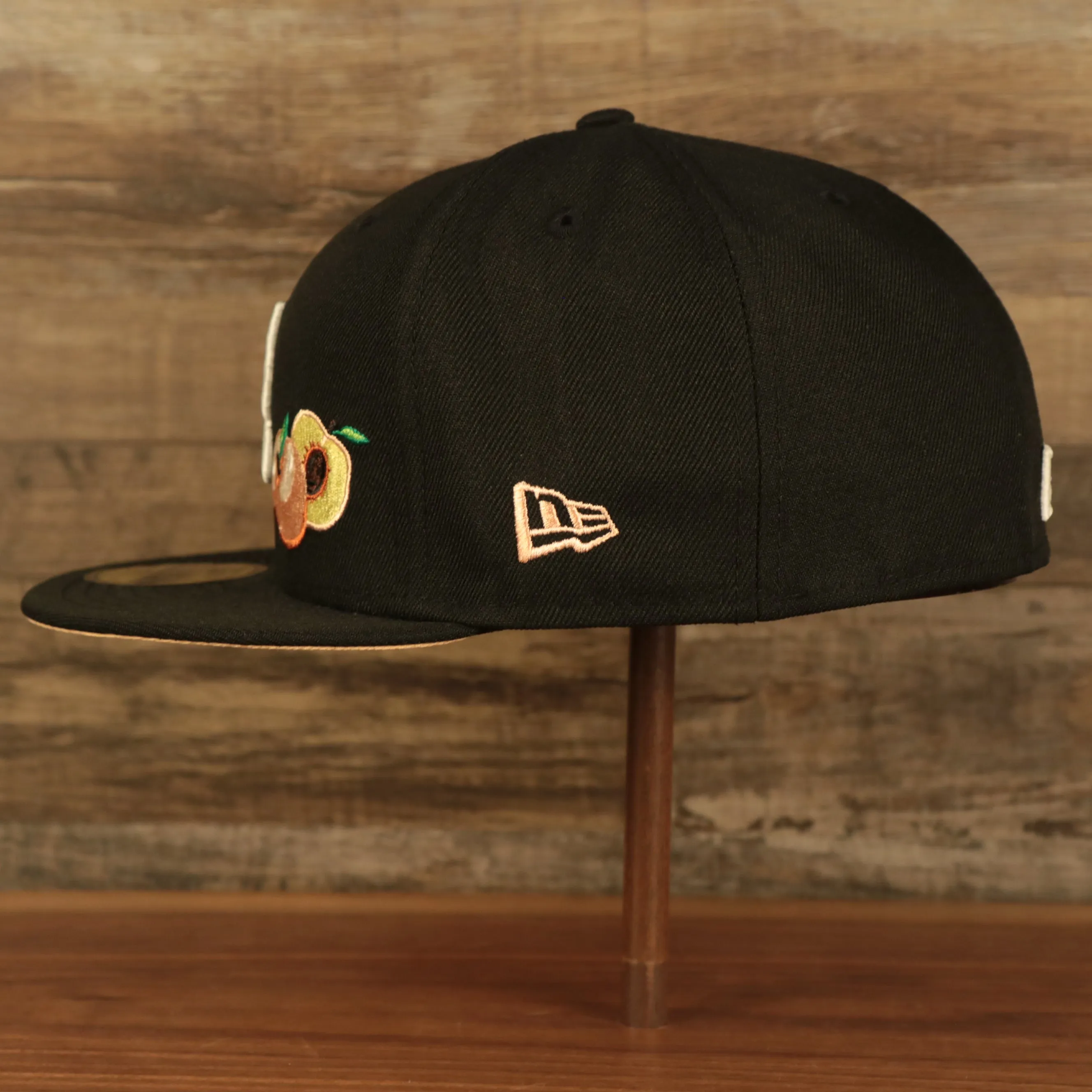 Atlanta Braves Glow In The Dark 1995 World Series Peach Bottom 59Fifty Side Patch Fitted Cap