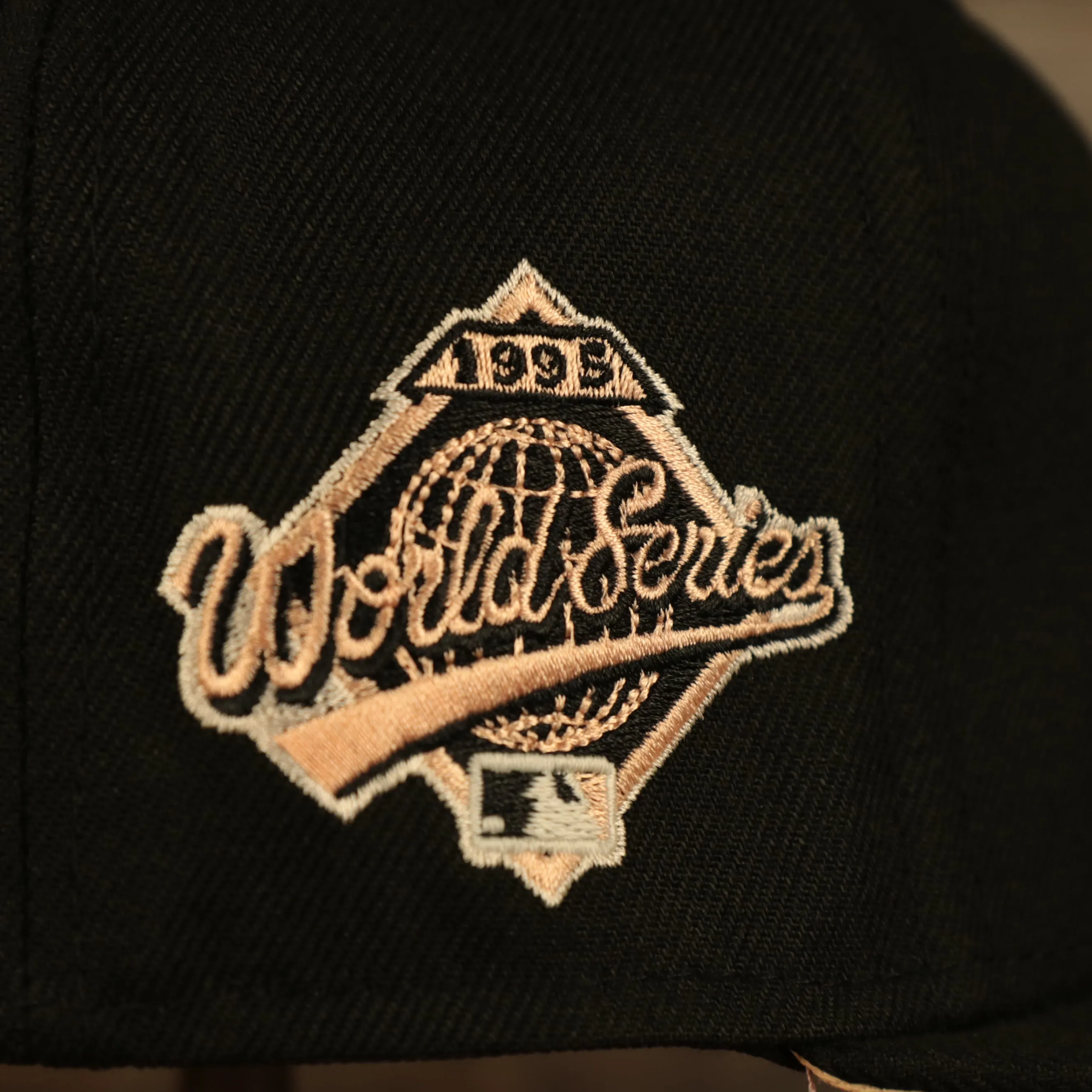 Atlanta Braves Glow In The Dark 1995 World Series Peach Bottom 59Fifty Side Patch Fitted Cap