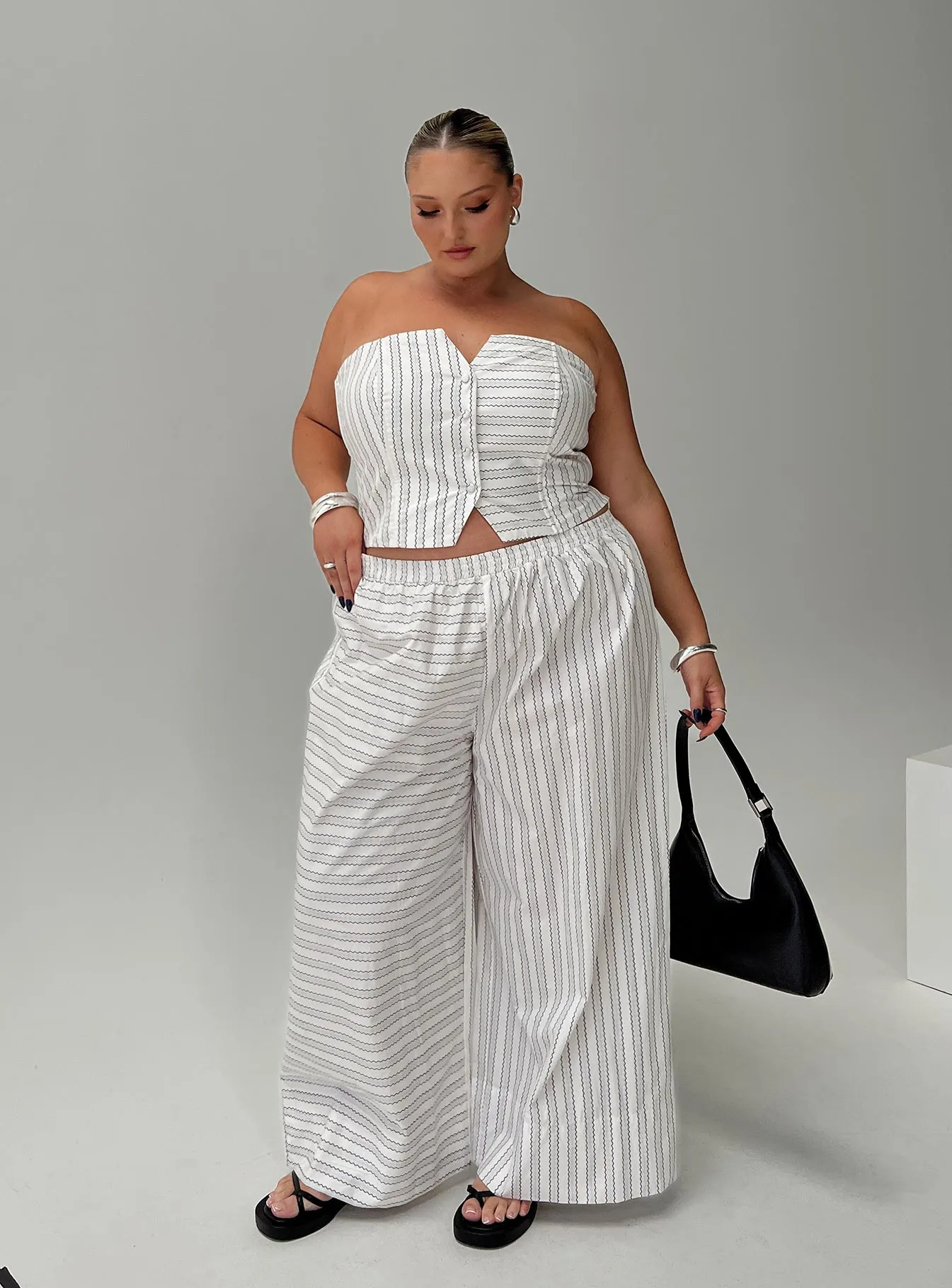 Boarder Pants White Stripe Curve