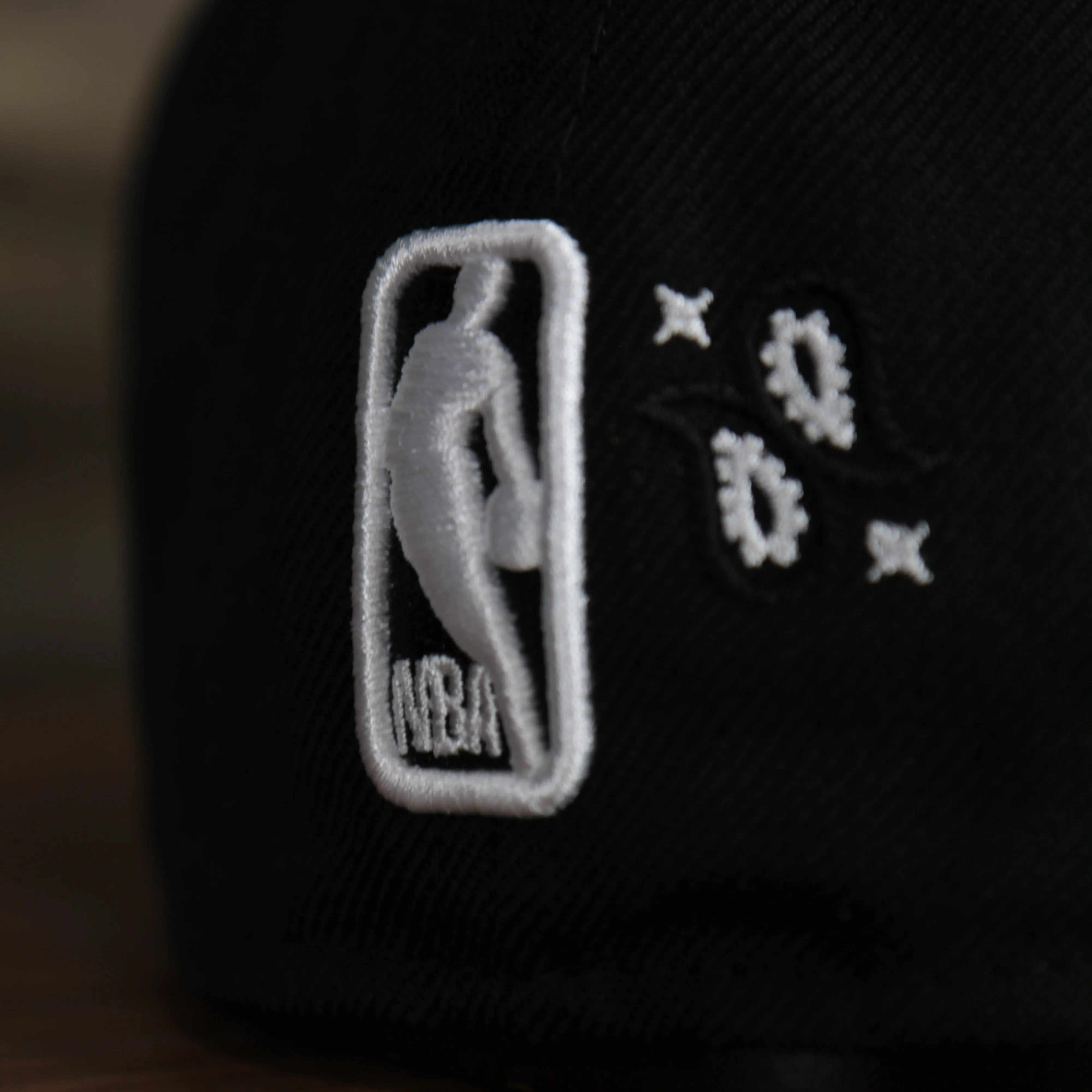 Brooklyn Nets All Over Paisley Bandana Pattern Grey Bottom 5950 Fitted Cap | Black