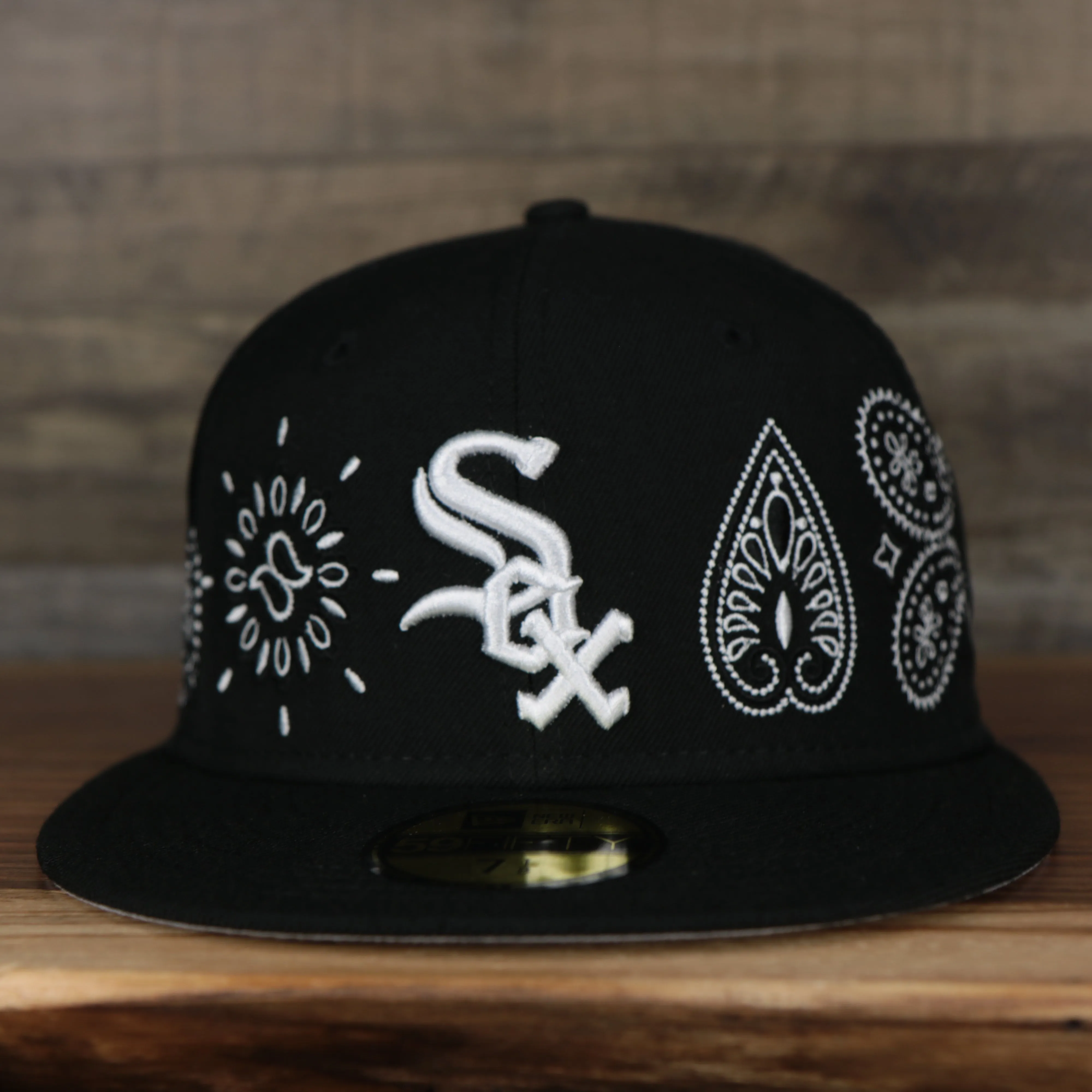 Chicago White Sox All Over Paisley Bandana Pattern Grey Bottom 5950 Fitted Cap | Black