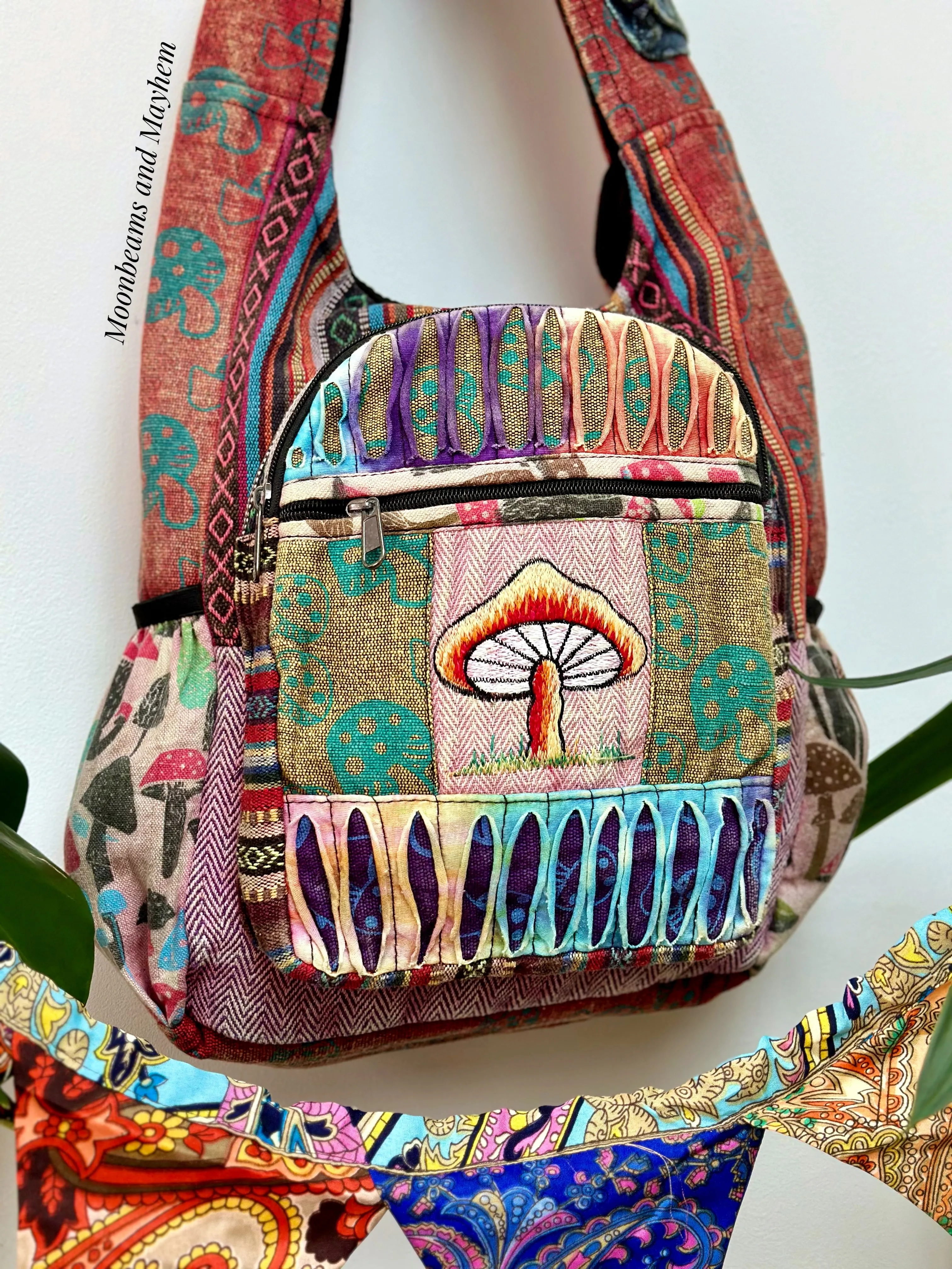 ENCHANTING TOADSTOOL SHOULDER BAG