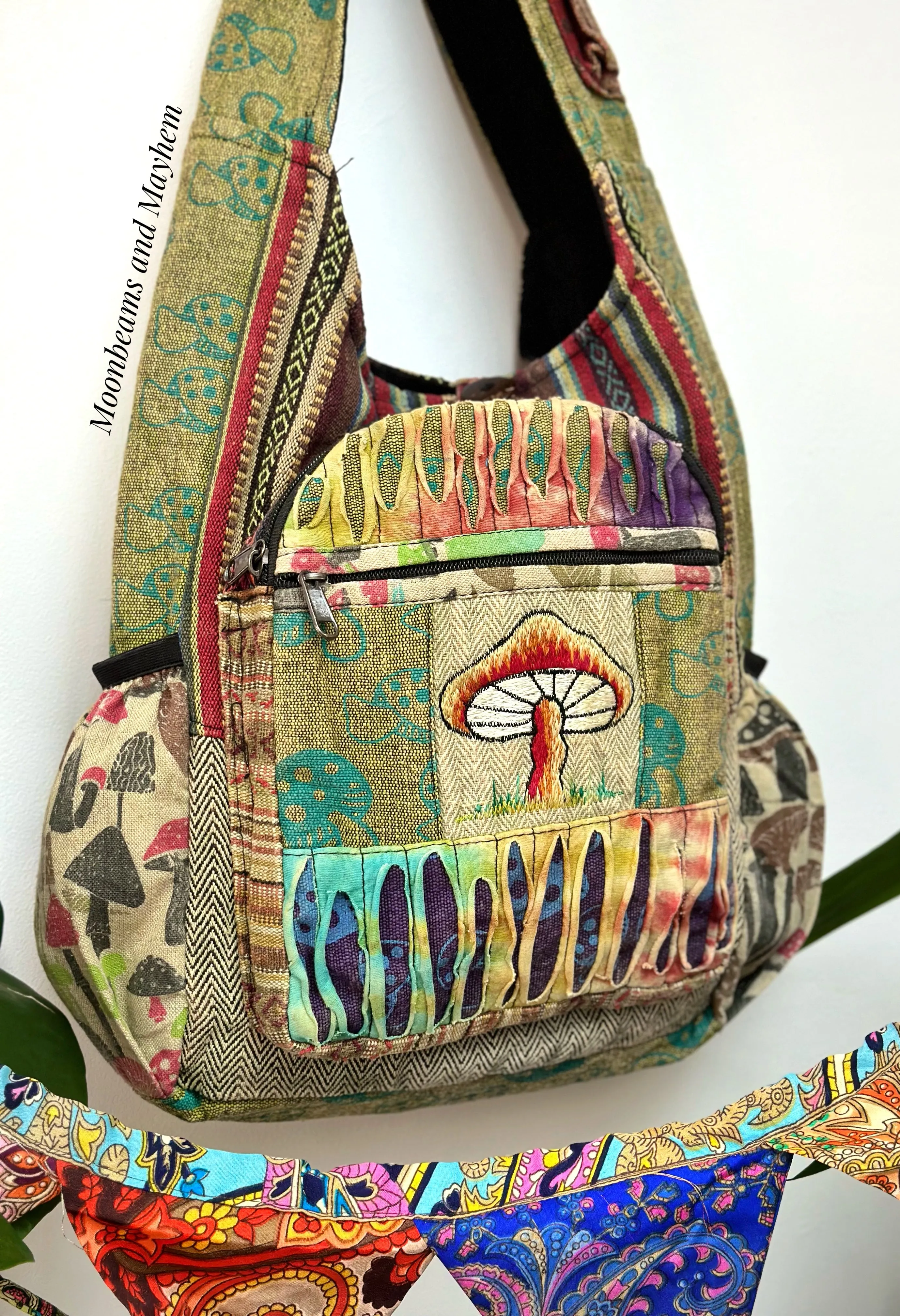 ENCHANTING TOADSTOOL SHOULDER BAG