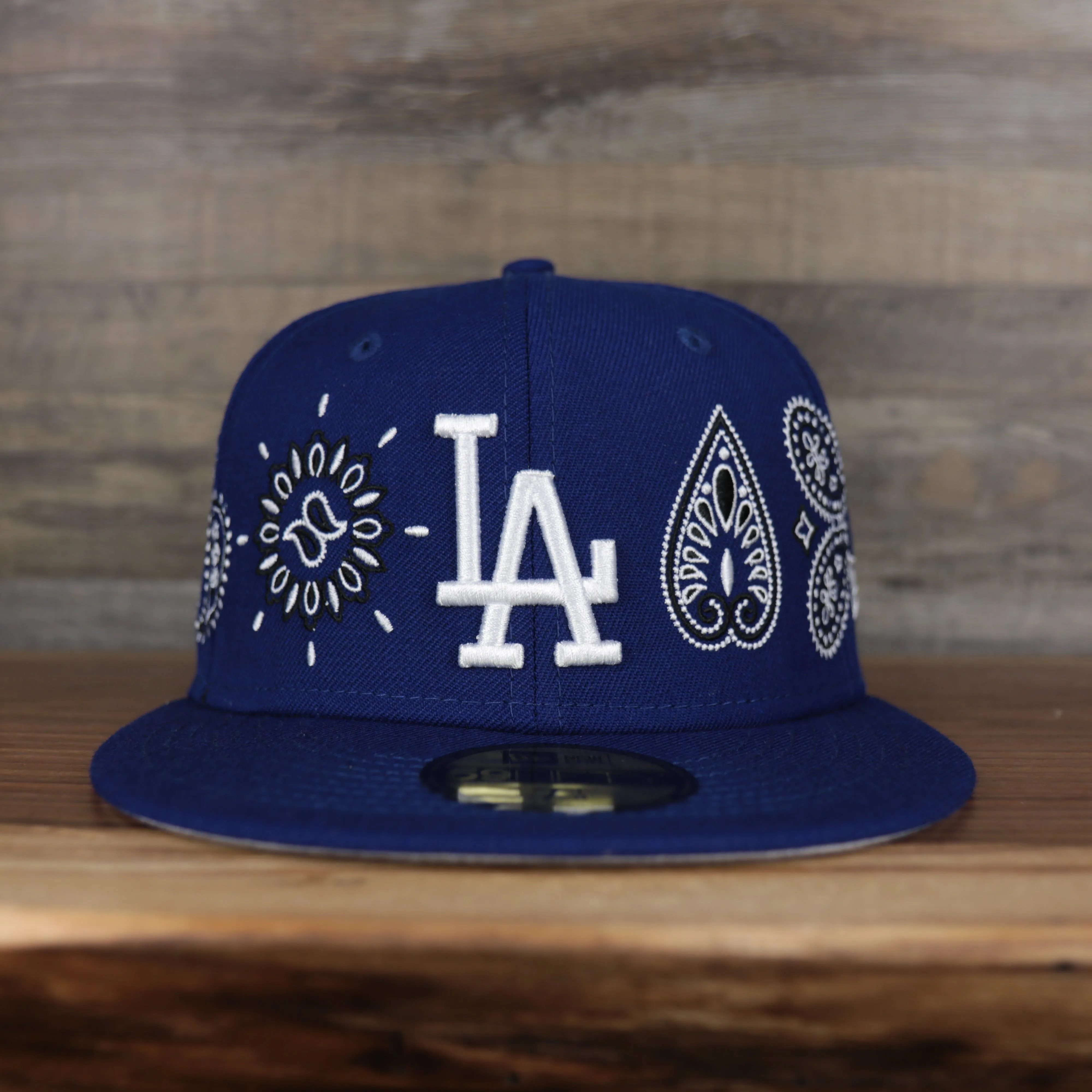 Los Angeles Dodgers All Over Paisley Bandana Pattern Grey Bottom 5950 Fitted Cap | Blue