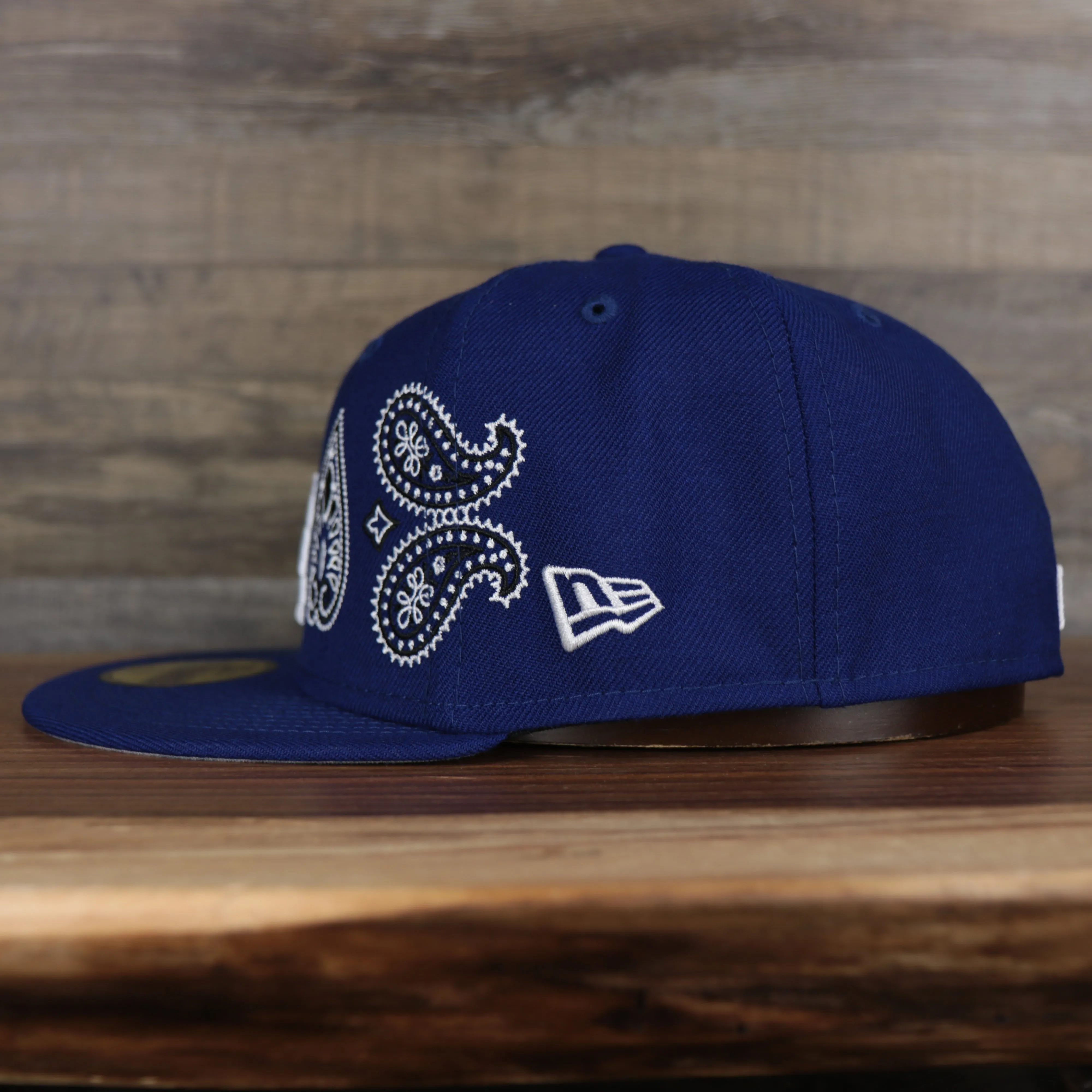 Los Angeles Dodgers All Over Paisley Bandana Pattern Grey Bottom 5950 Fitted Cap | Blue