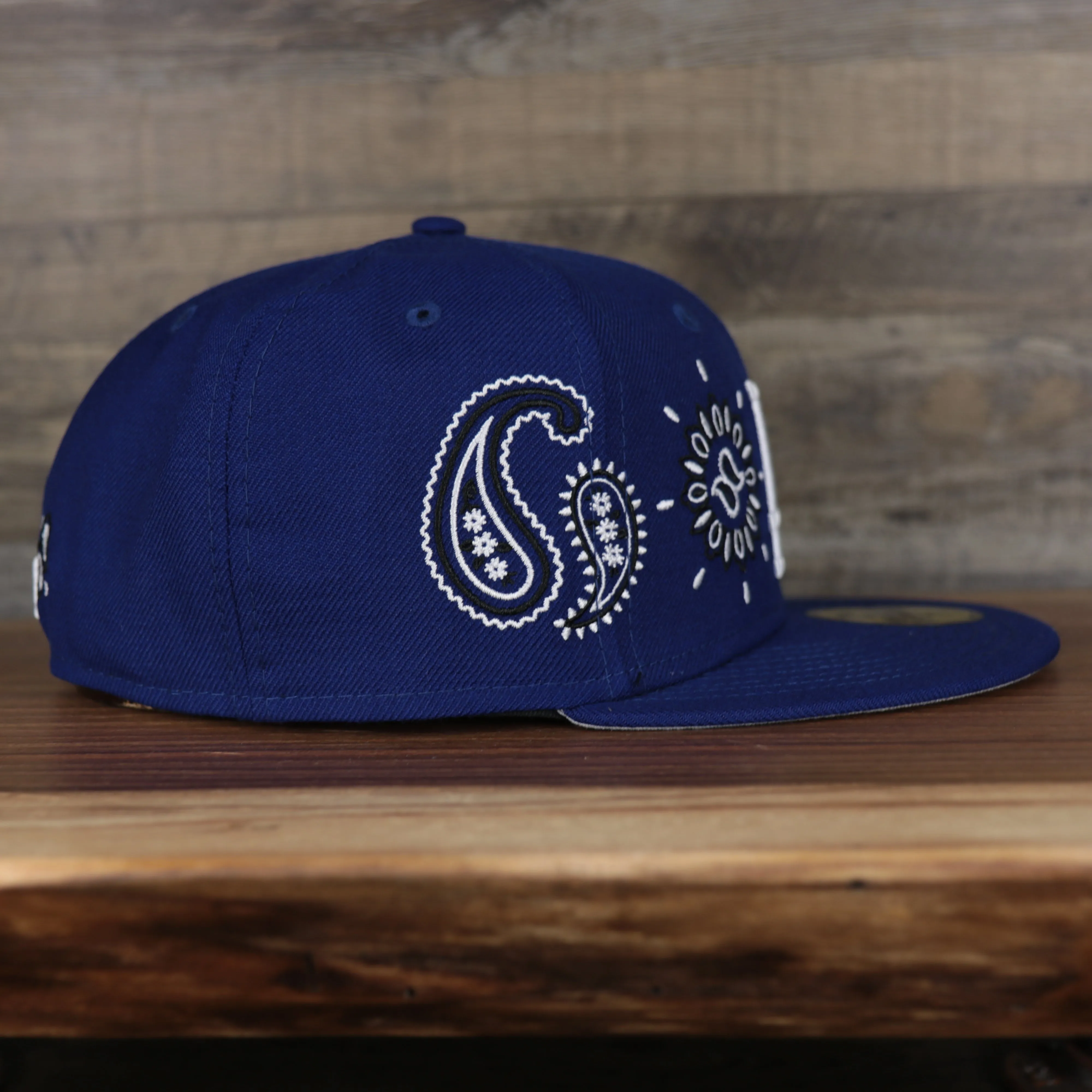 Los Angeles Dodgers All Over Paisley Bandana Pattern Grey Bottom 5950 Fitted Cap | Blue