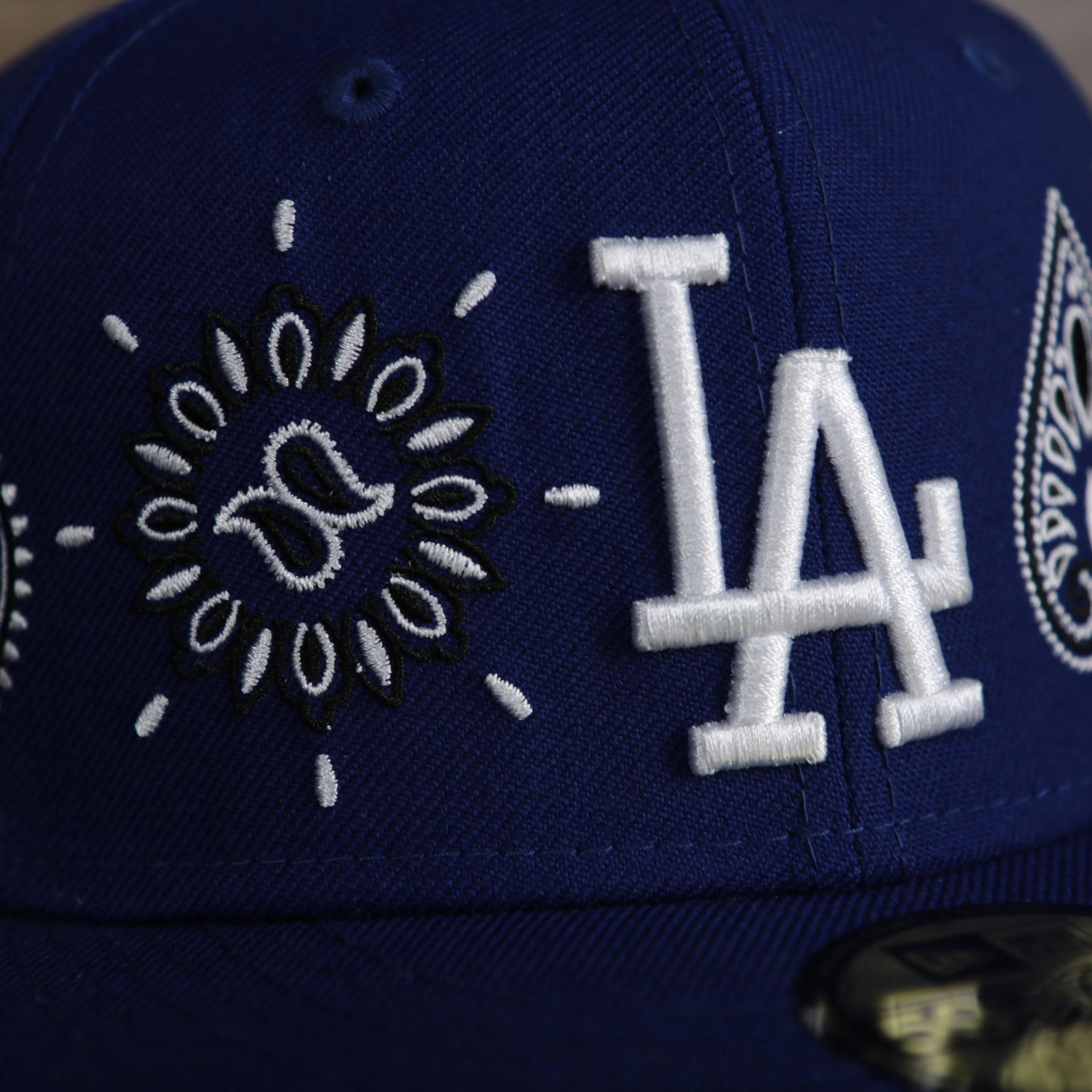 Los Angeles Dodgers All Over Paisley Bandana Pattern Grey Bottom 5950 Fitted Cap | Blue