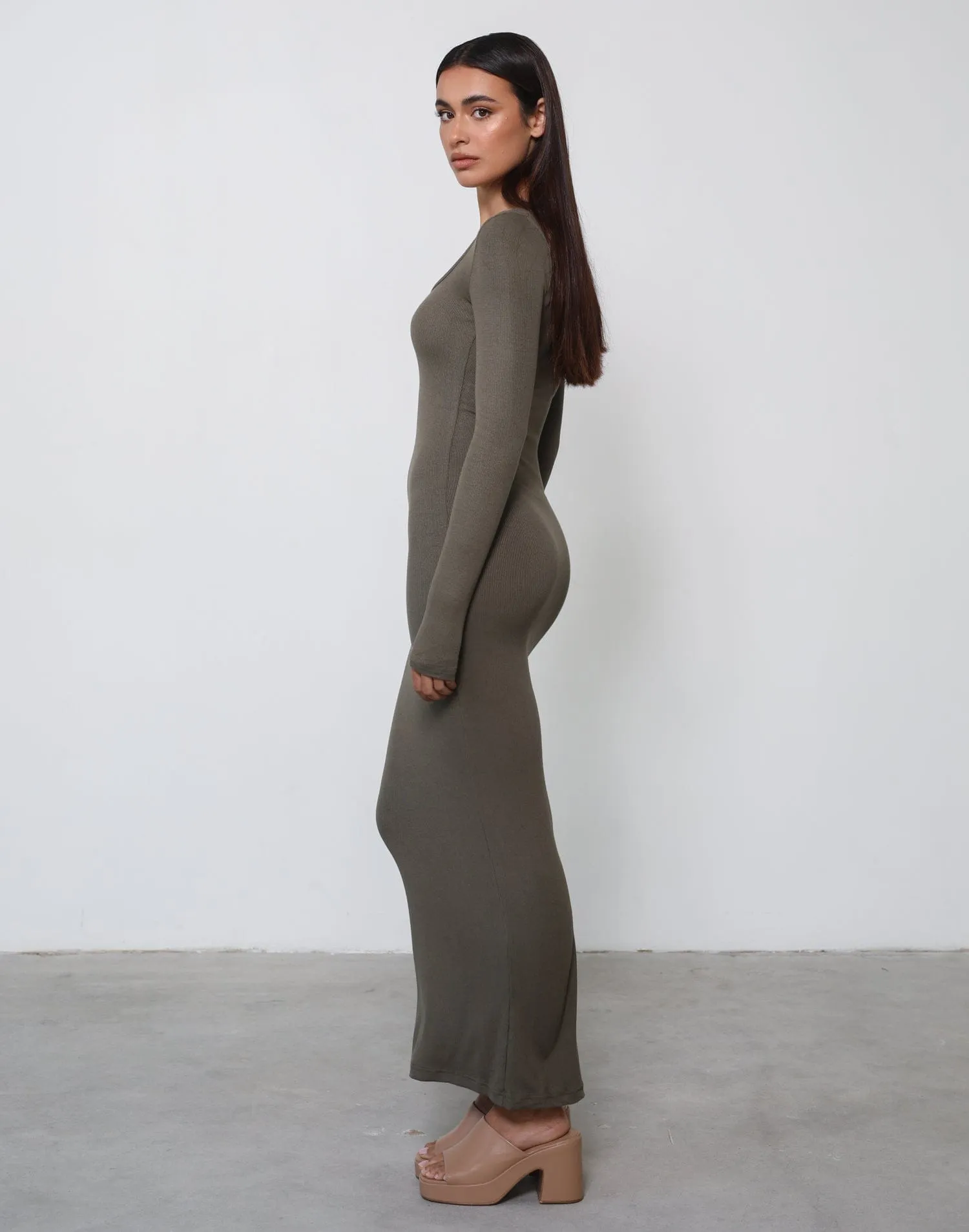 Zamira Long Sleeve Maxi Dress (Khaki)